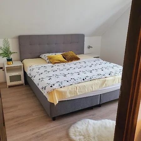 Oliver Apartmanhaz *